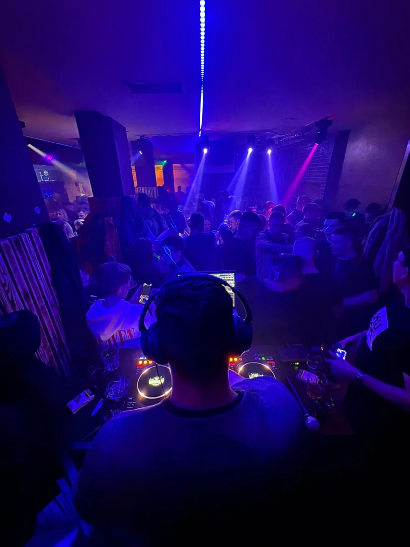 DJ za fešte i maturalne večeri u Zagrebu, DJ Frix
